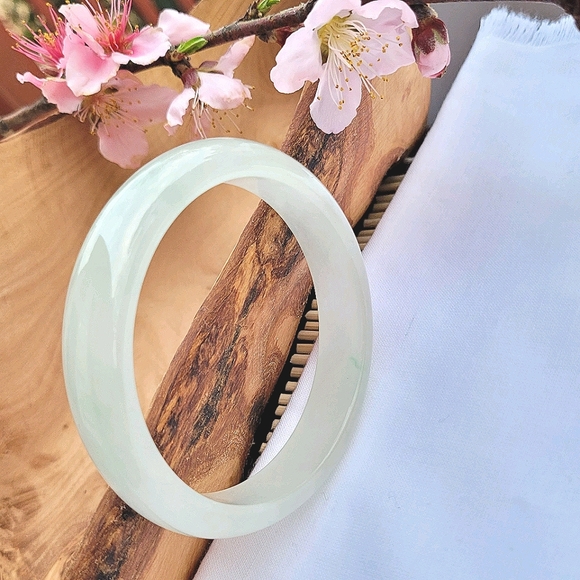 Jewelry - NWT - 61mm Icy Translucent Jadeite Bangle Bracelet